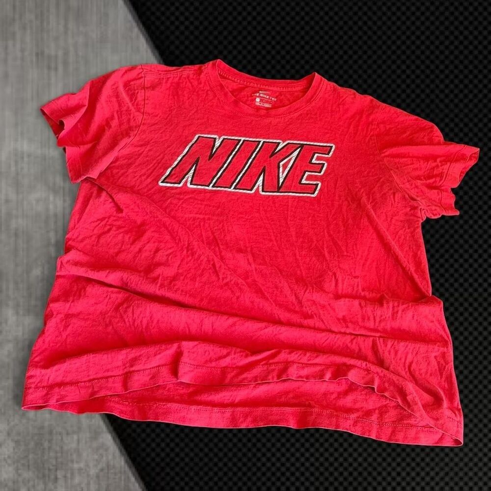 Nike Men's Red T-shirt